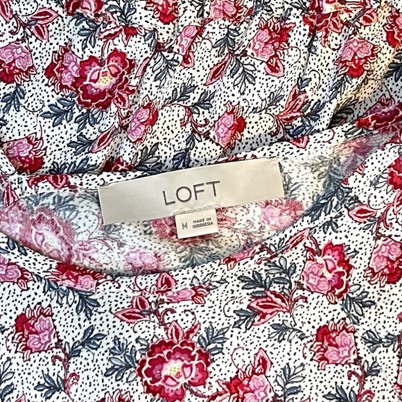 LOFT Pink & White Floral Long sleeved Top Blouse Size M Like New - Picture 9 of 10